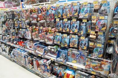 當(dāng)奧特曼遇見假面騎士 東映的跨界營銷與玩具帝國